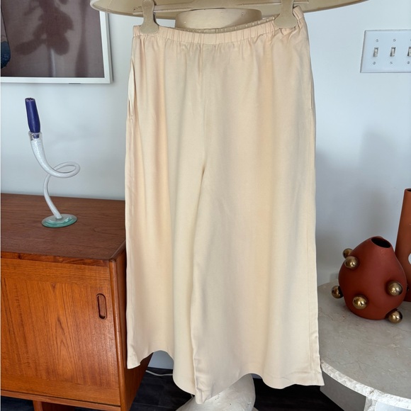 The Row Beige Elastic-Waist Pants - Picture 5 of 6